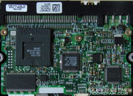 IBM DTLA 07N5807 PATA electronic circuit board